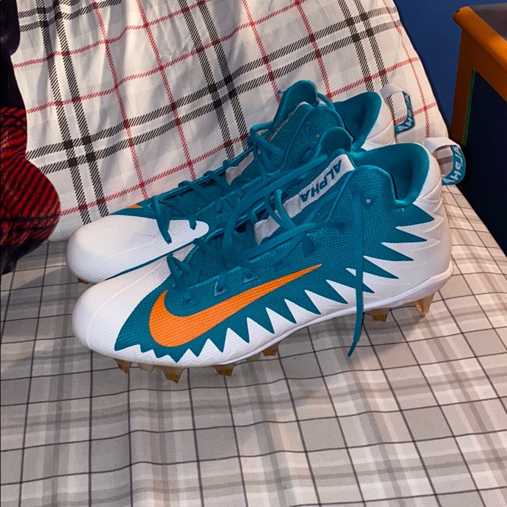 Men’s Nike alpha football cleats